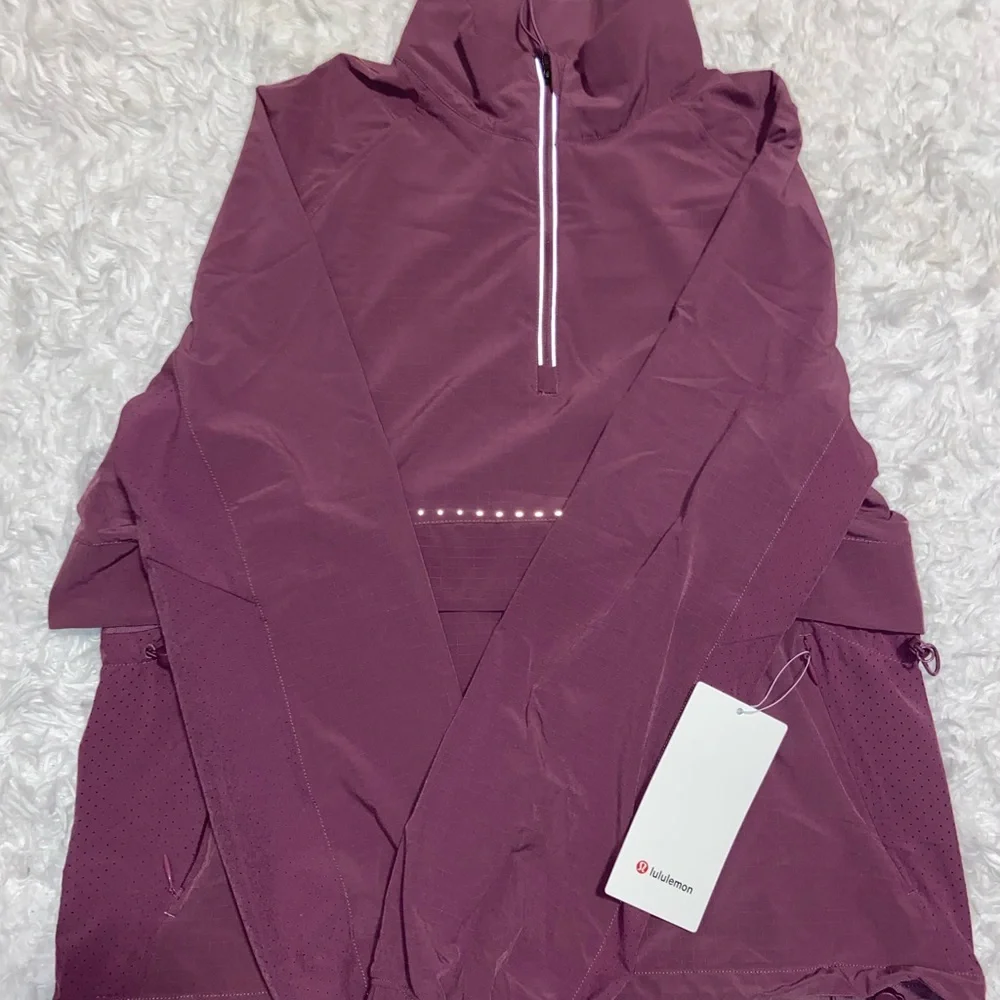 Lululemon Athletica - Picture 3 of 3